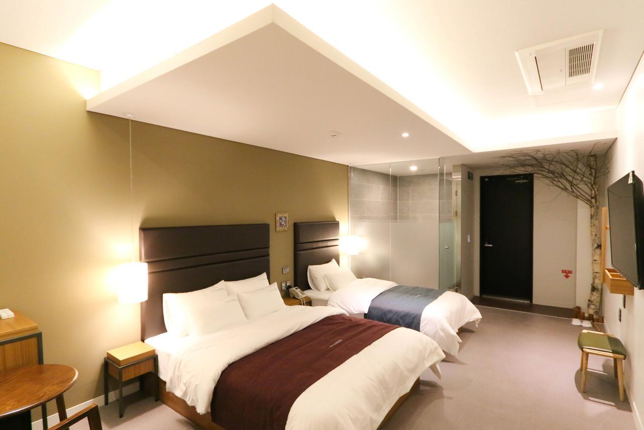 Best In City Hotel Busan Room photo